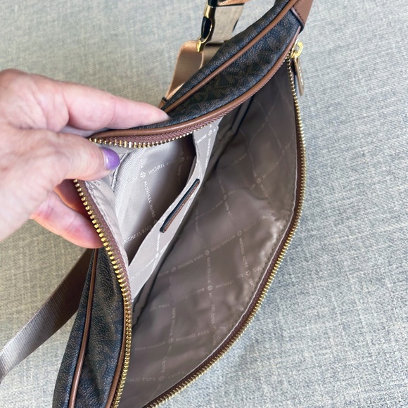 Michael Kors Kenly waist belt bag NEW - Picture 7 of 8